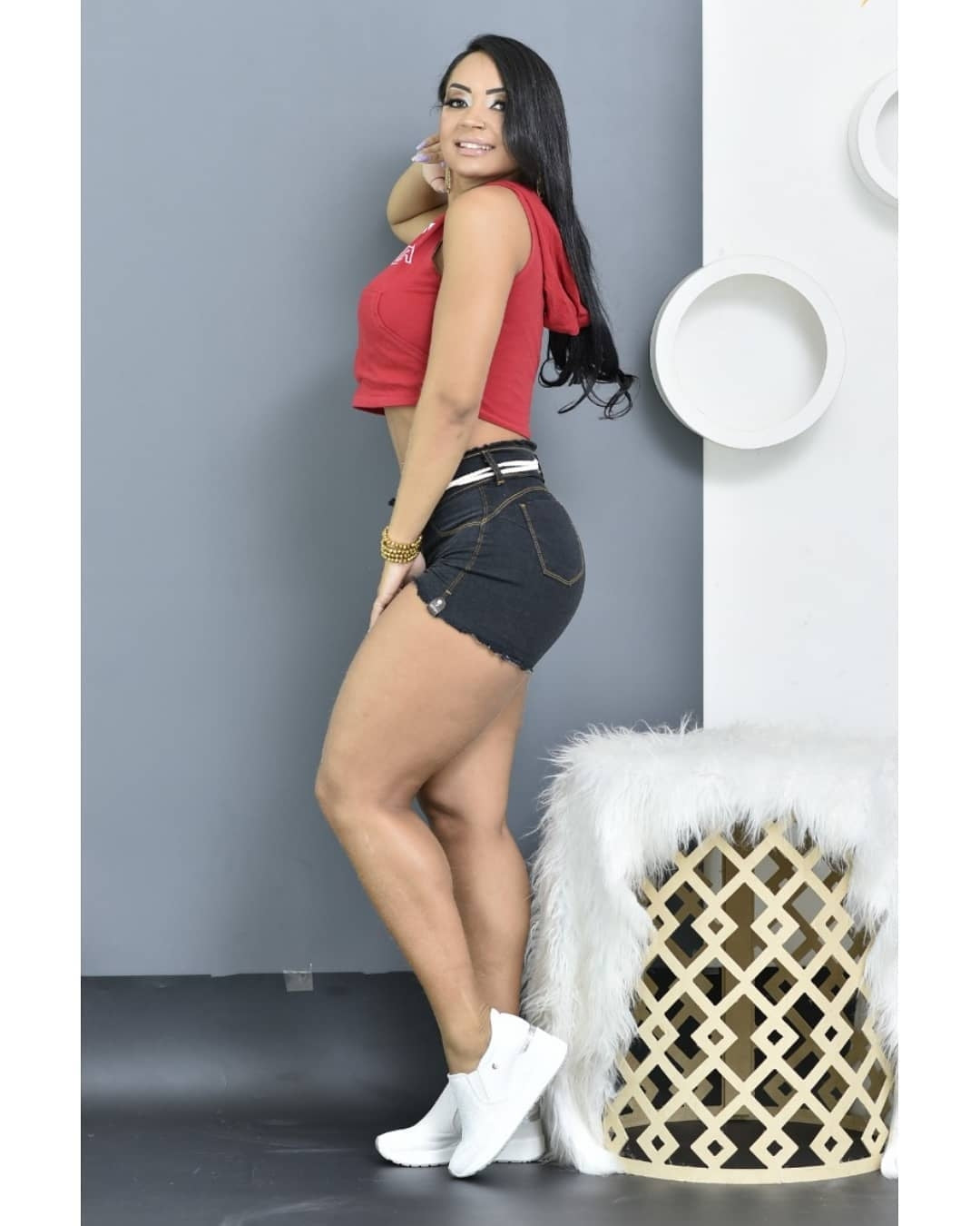 Short Jeans Tattus Preto com Cintura Média e Barra Desfiada - 526881